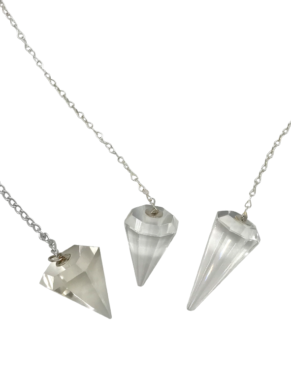 Pendolo piramide di cristallo con catenina argento