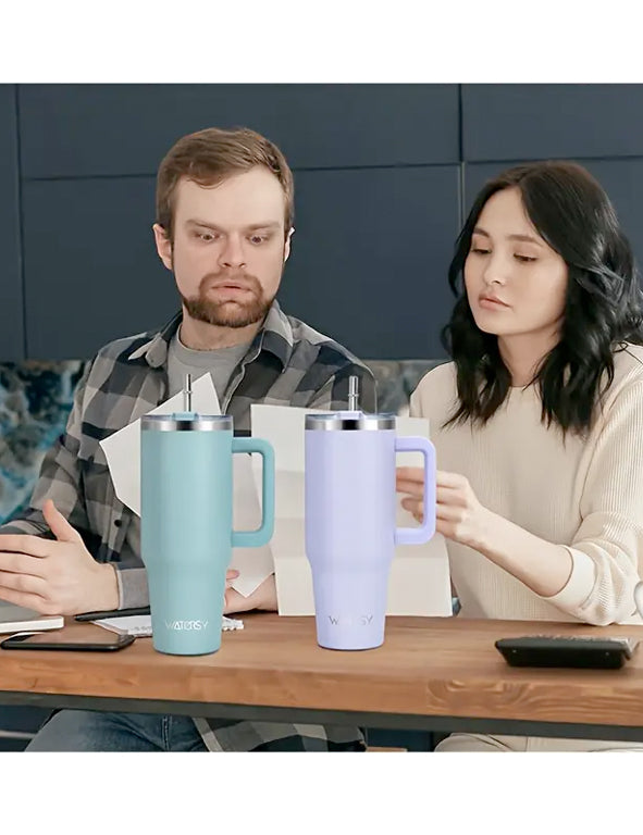 Tumbler termico in acciaio inossidabile con manico e cannuccia – 887 ml