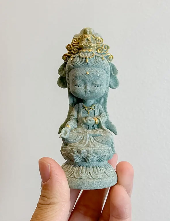 Statua resina grigia e foglia oro - Quan Yin