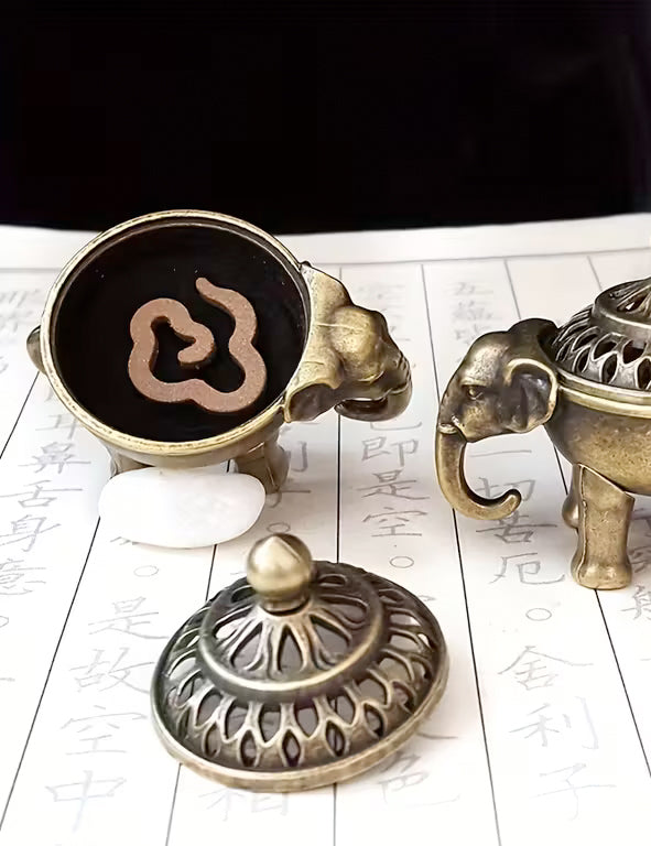 Brucia incenso con coperchio a forma di elefante